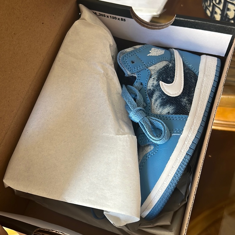 Jordan 1 mid washed denim